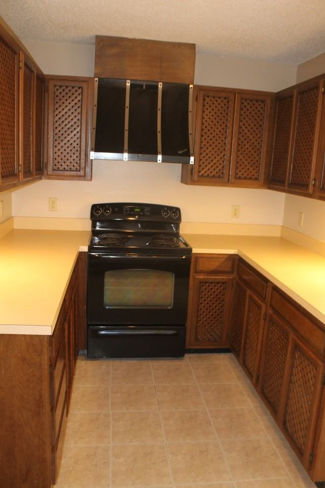 6506 S 78th E Ave - Photo 3 of 18