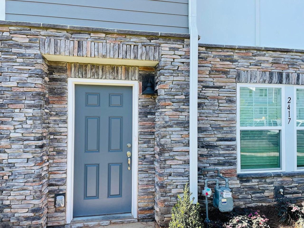 2417 Arbor Loop Dr - Photo 3 of 35