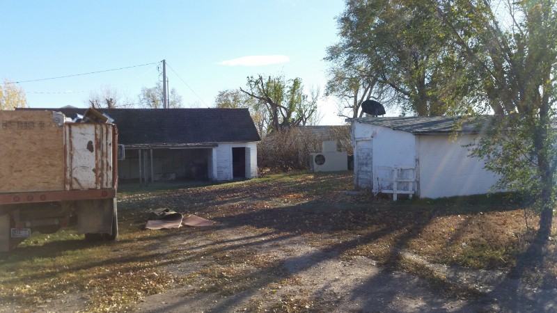 423 3rd St W - Photo 2 of 15