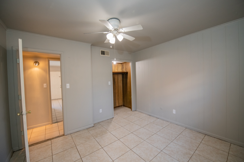 525 S Duncan Ave - Photo 3 of 6