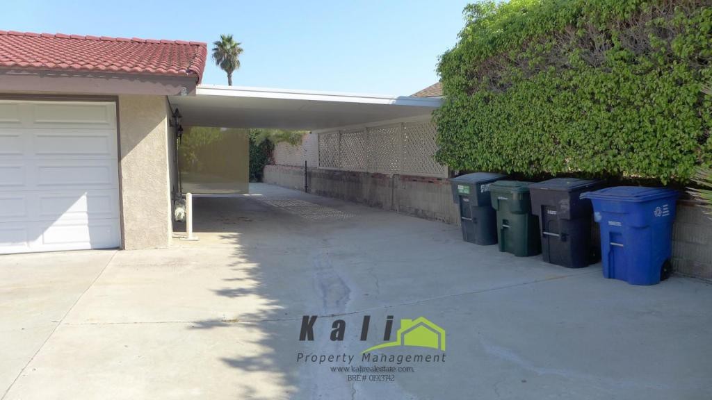 1085 Calle Escarpada - Photo 3 of 27
