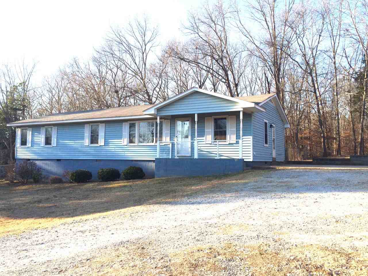 850 Hillcrest Cir - Photo 2 of 14