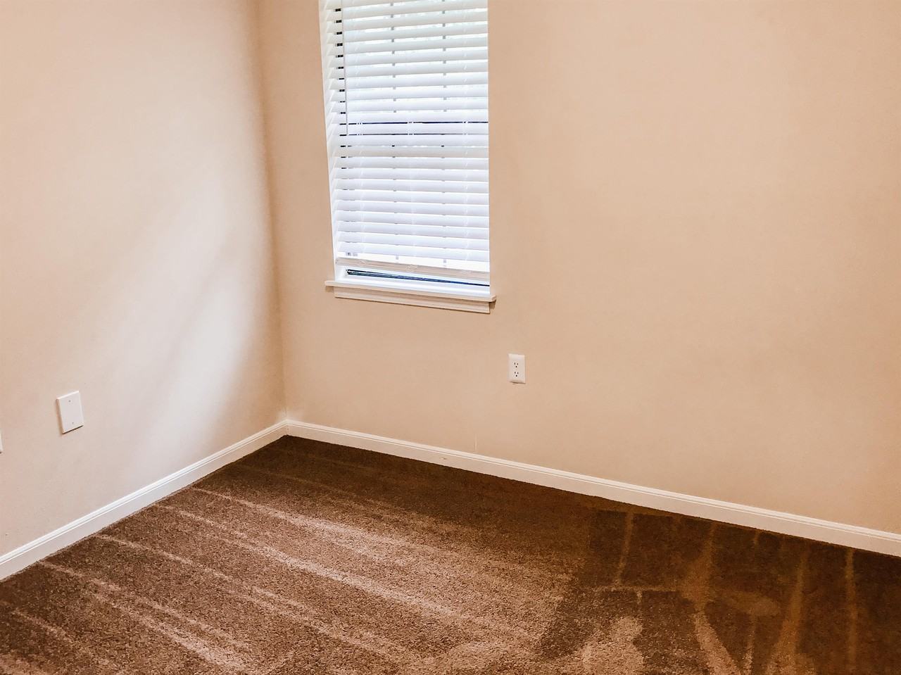 235 Vista Circle - 4 #4 - Photo 3 of 9