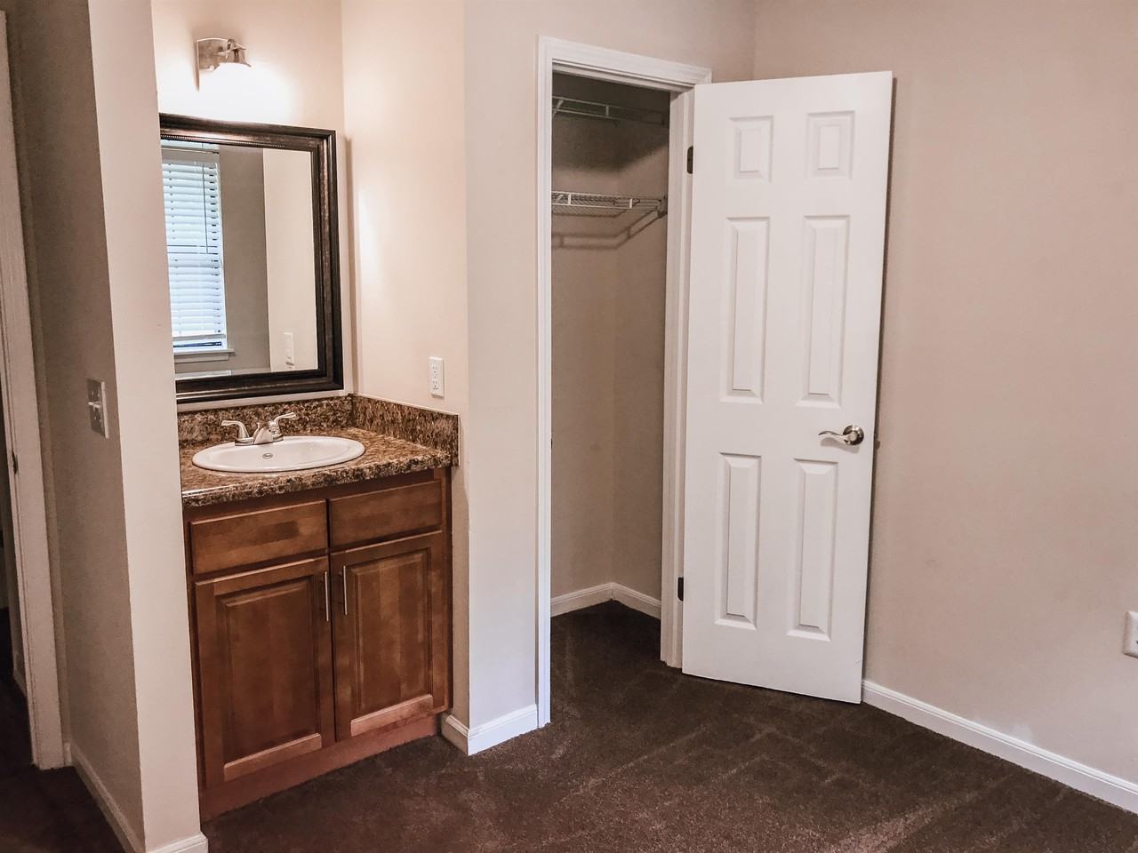 235 Vista Circle - 4 #4 - Photo 4 of 9