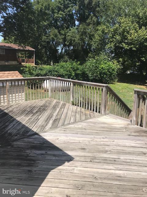 510 Burns St - Photo 3 of 10