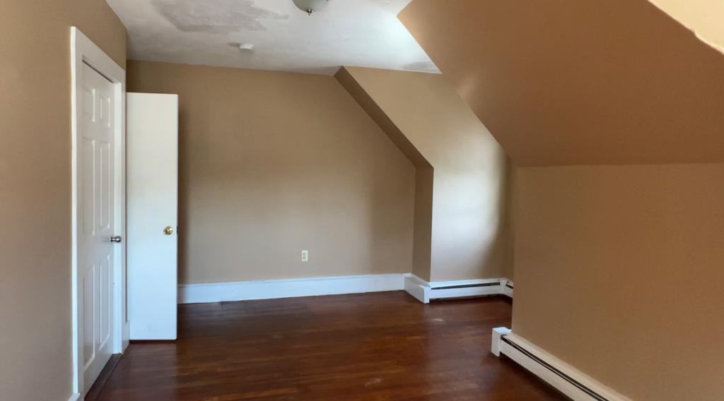 24 White St #4 - Photo 3 of 27