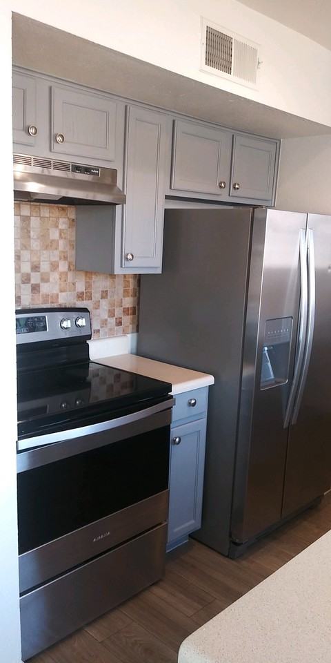 302 E Evelyn St #1 - Photo 4 of 11