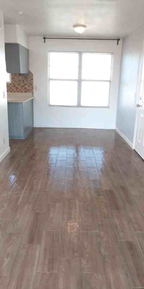 302 E Evelyn St #1 - Photo 6 of 11