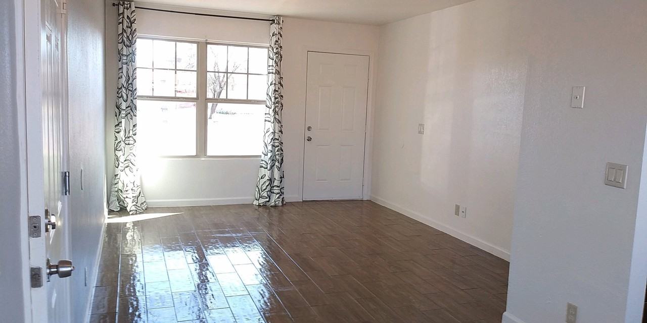 302 E Evelyn St #1 - Photo 7 of 11