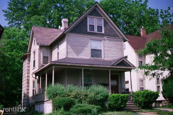 715 Arbor St - Photo 2 of 12