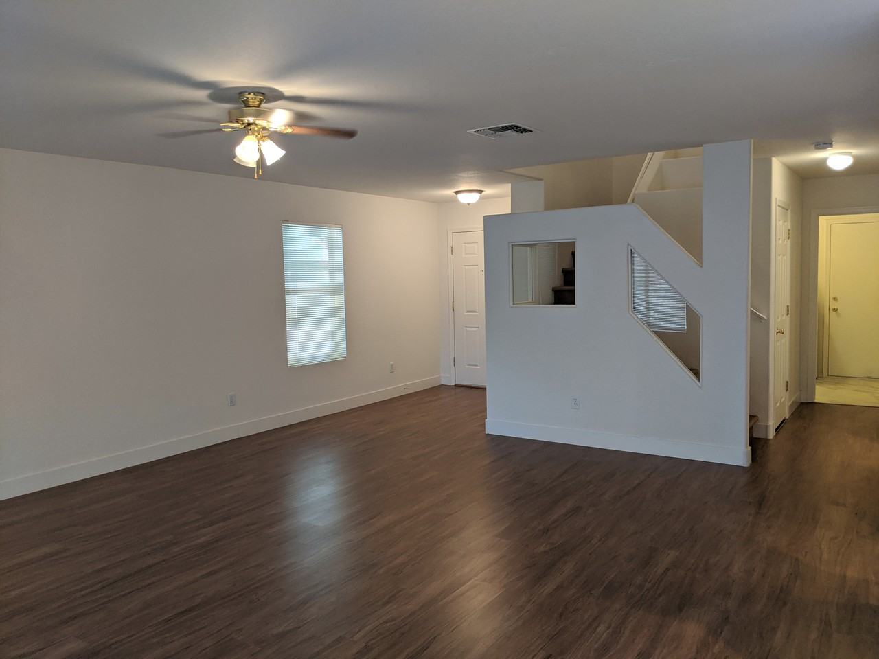 895 East Lakeview Drive - Photo 2 of 30