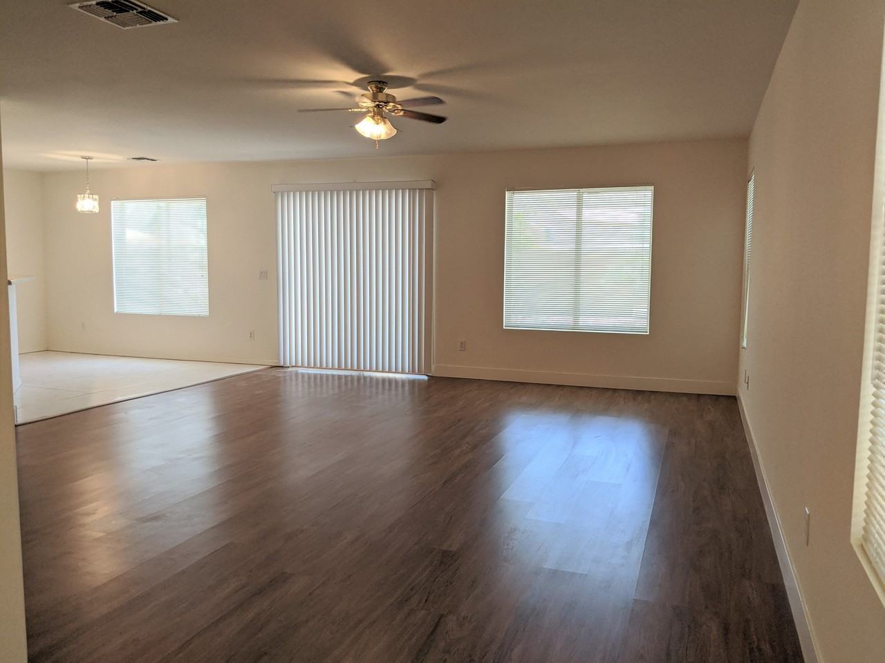 895 East Lakeview Drive - Photo 3 of 30