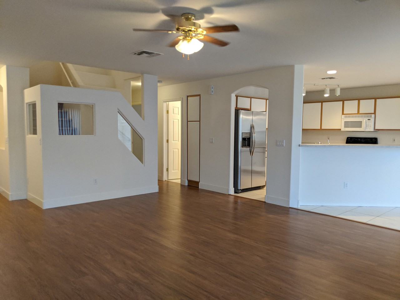 895 East Lakeview Drive - Photo 5 of 30