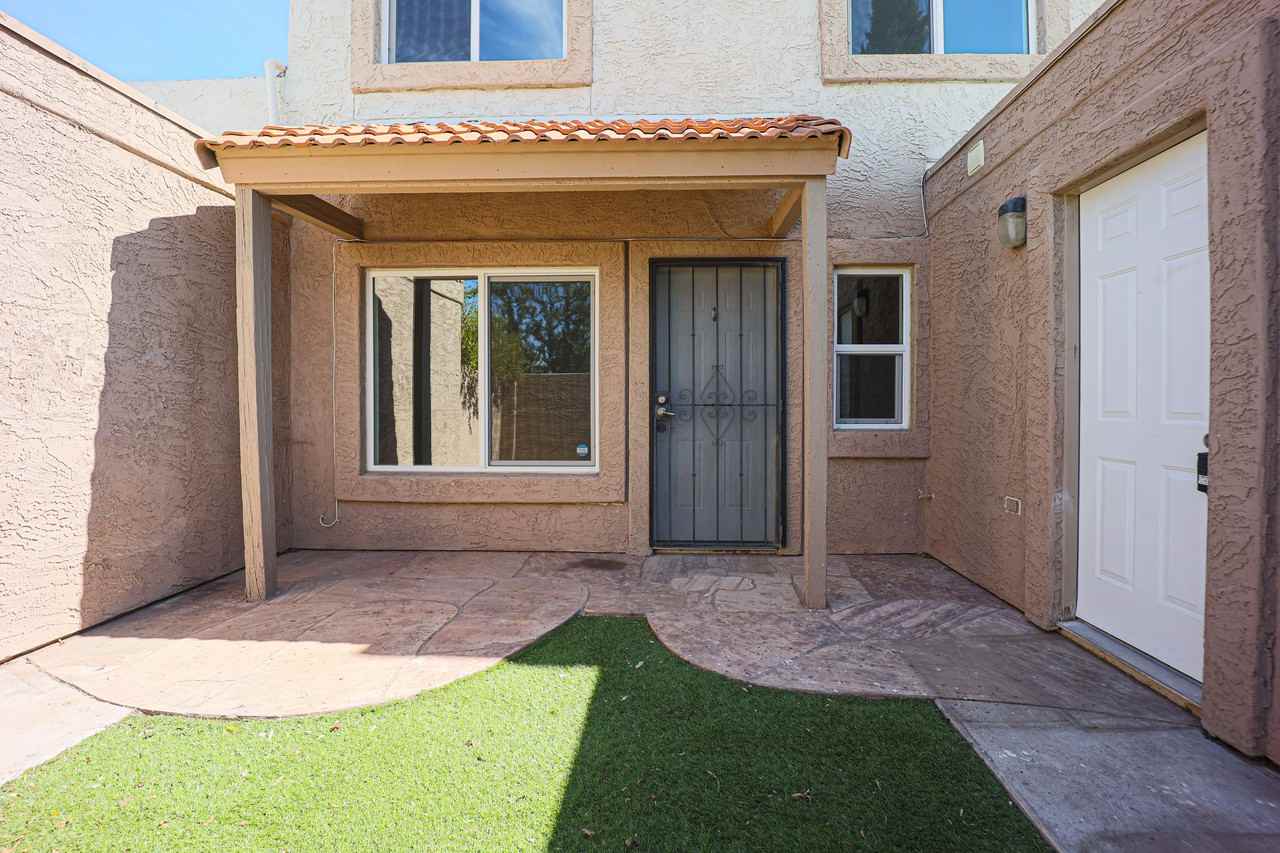 6053 N 79th St - Photo 2 of 20