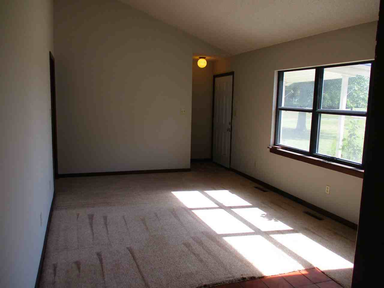 1129 Ne - Photo 2 of 10