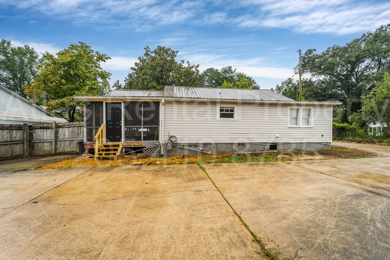 6677 New Castle Rd - Photo 3 of 25