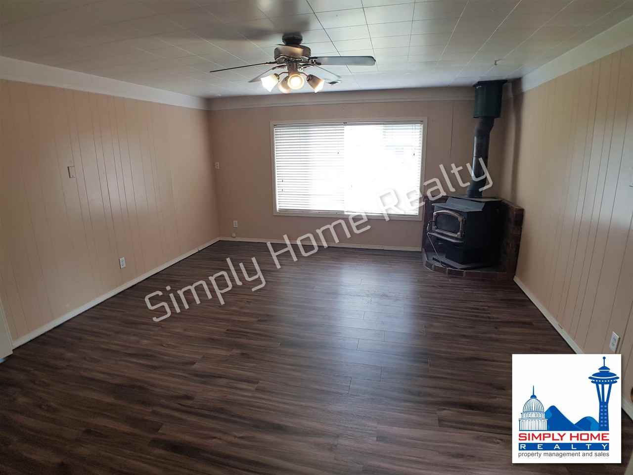 1203 Wynoochee Place Northeast - Photo 4 of 19