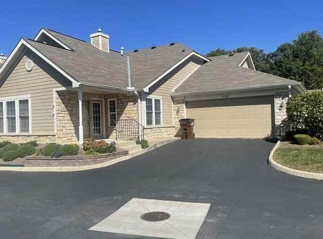 1308 Winningham Ln - Photo 2 of 43