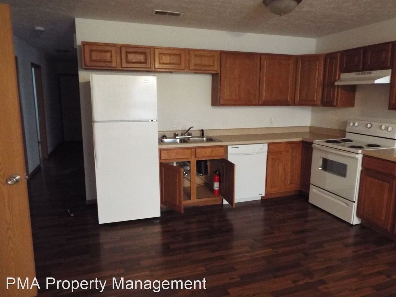 1701 Easy Street - Photo 2 of 9