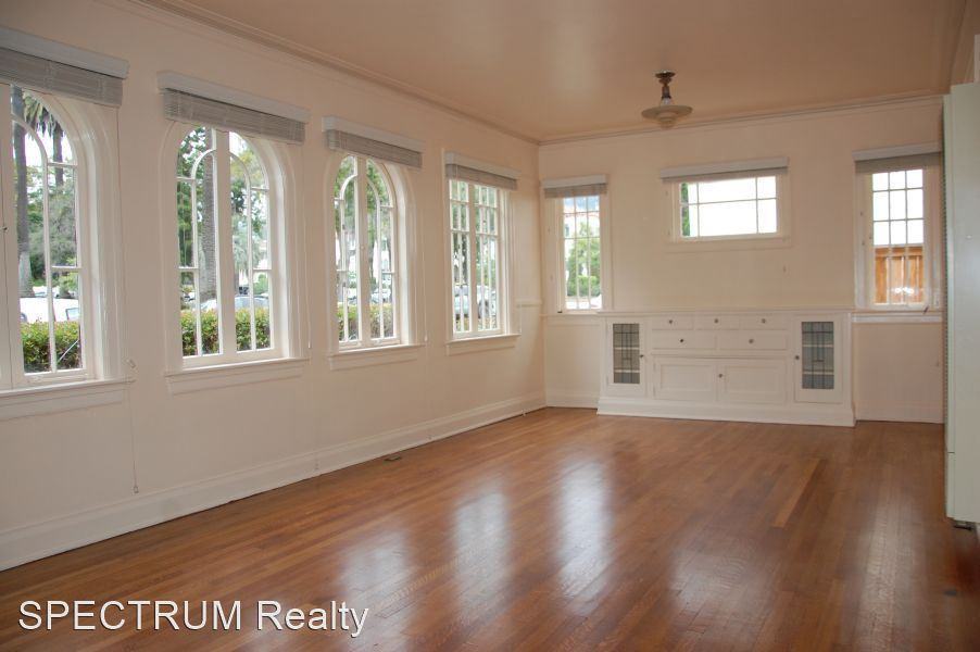 220 East Sola - Photo 2 of 11