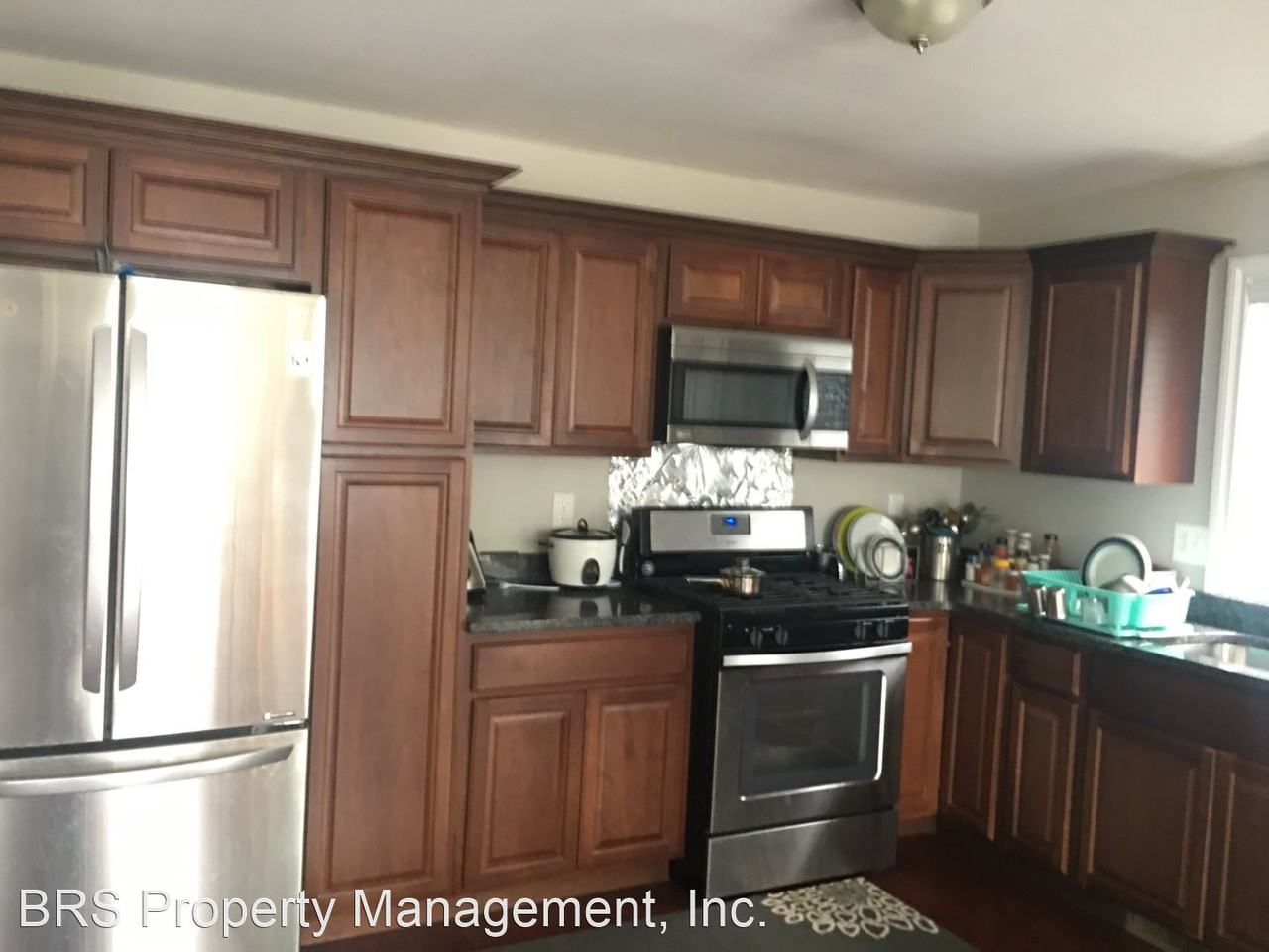 3218 Eastern Ave - Photo 3 of 23