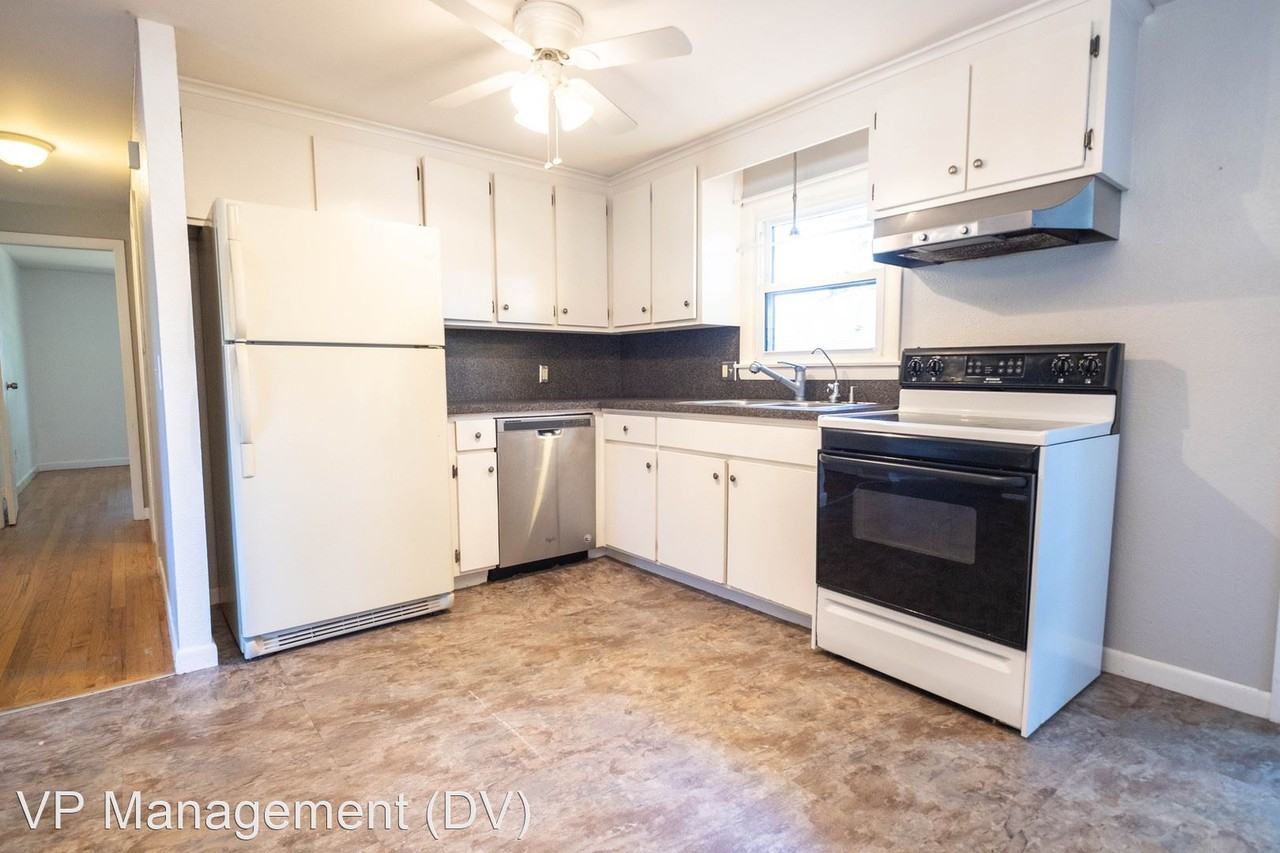 136 Joan St - Photo 3 of 14