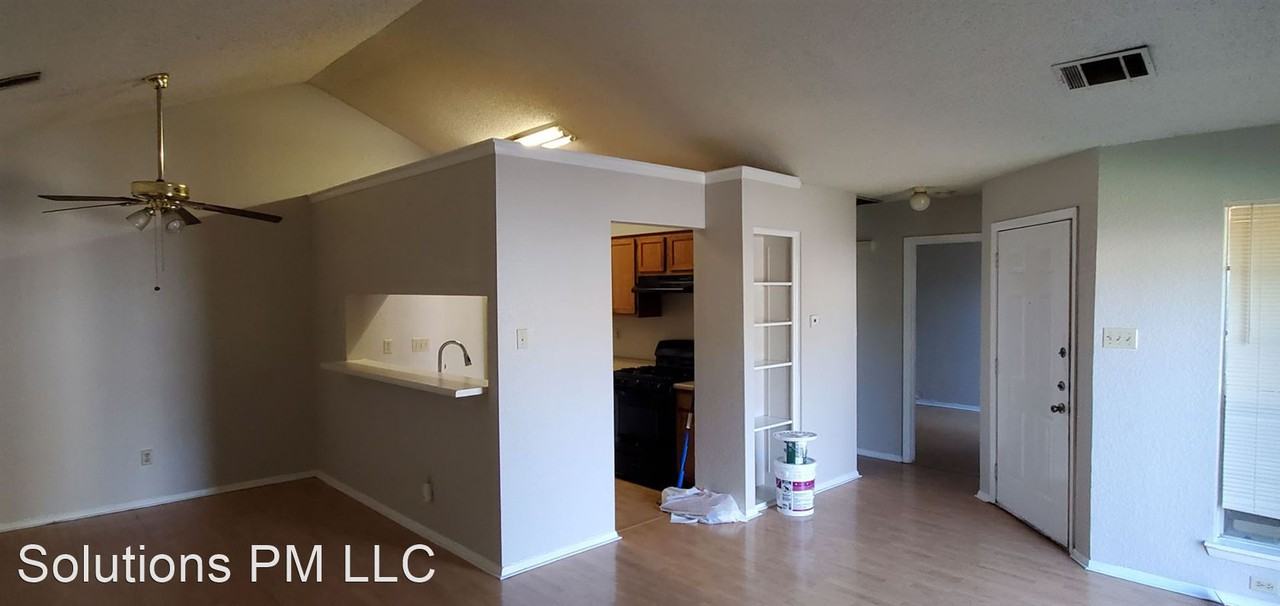 2114 Cedar Bend - Photo 2 of 9