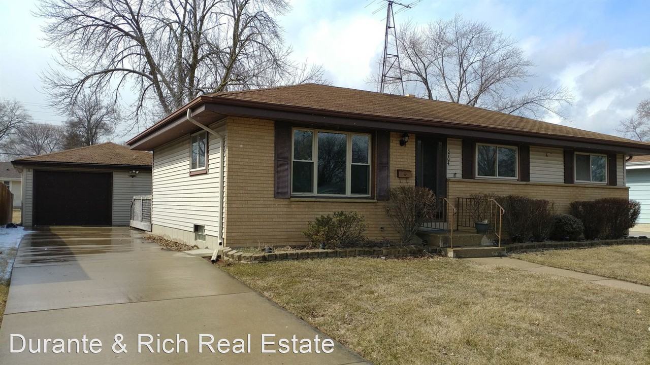 5704 51st Ave - Photo 2 of 31