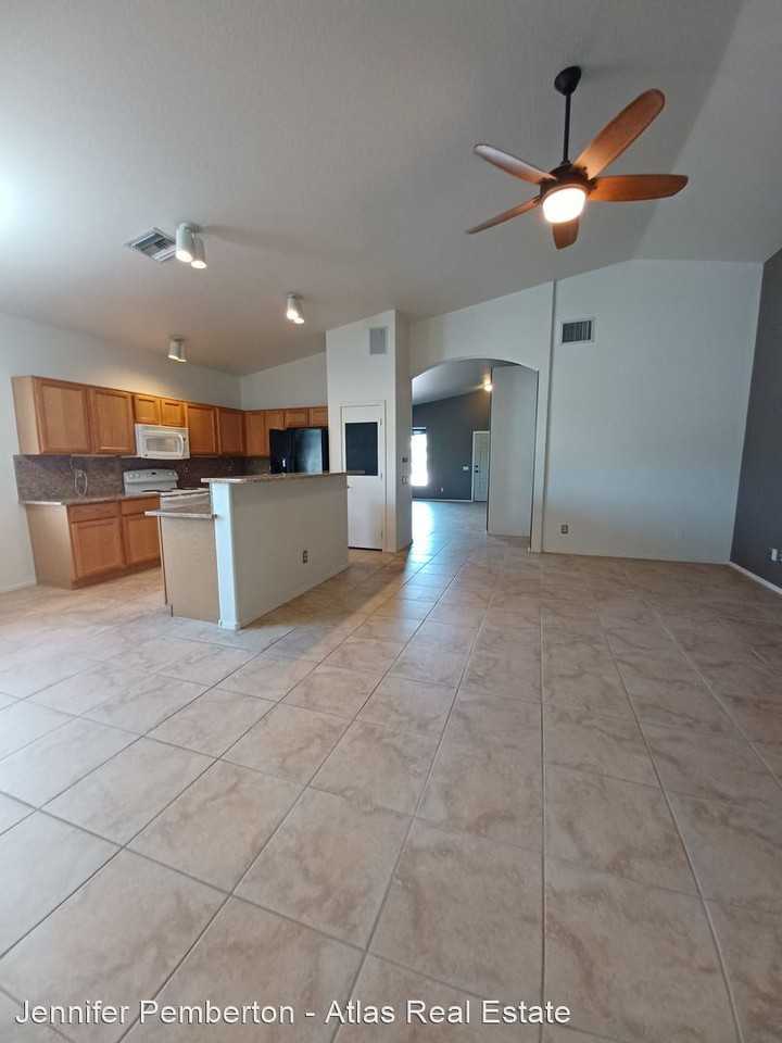9005 N Silver Moon Way - Photo 2 of 23