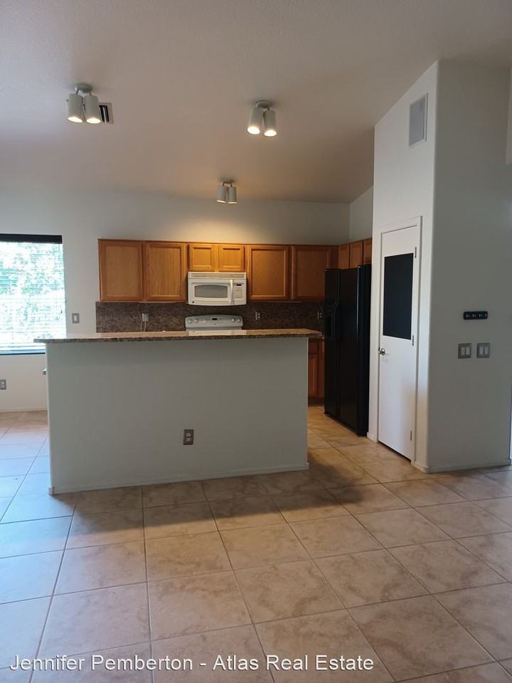9005 N Silver Moon Way - Photo 3 of 23
