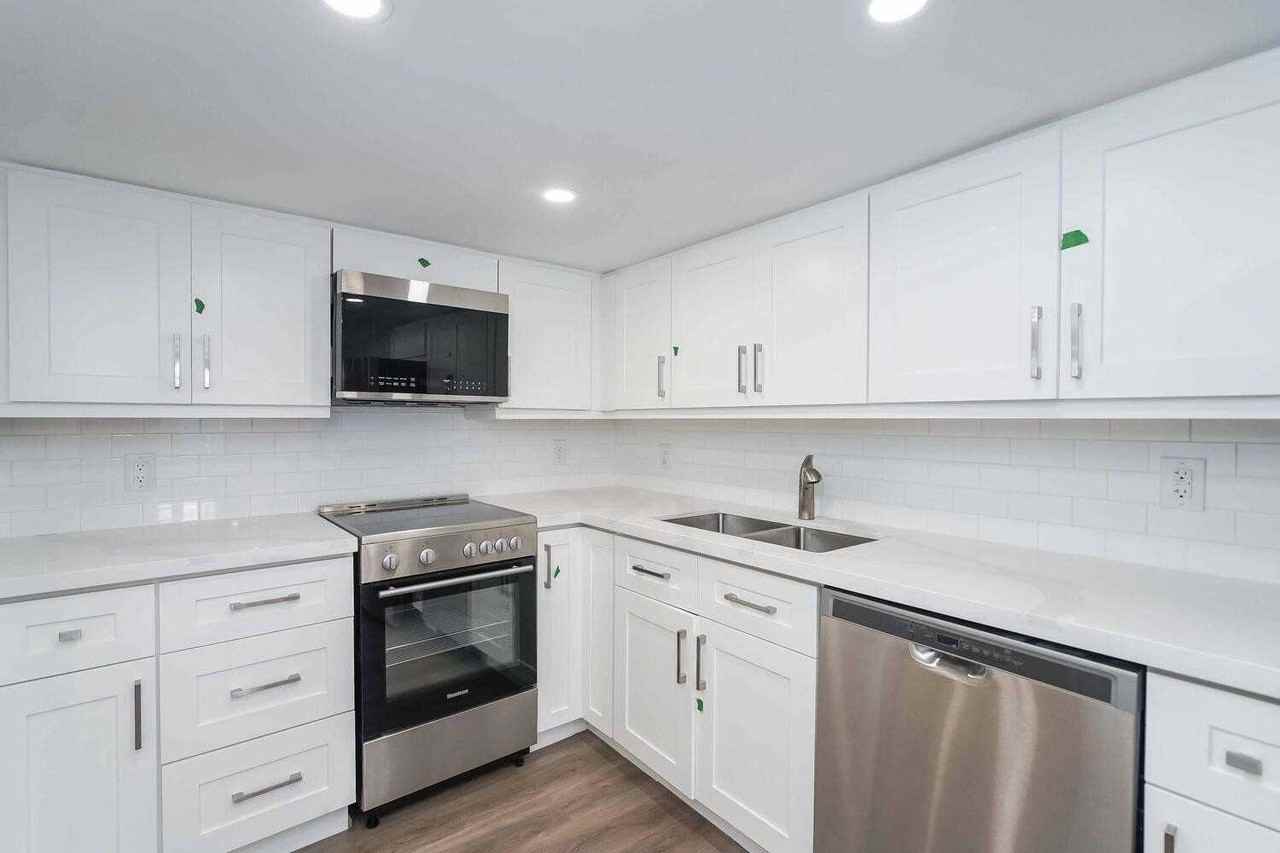 92 Twelfth St #6 - Photo 3 of 11