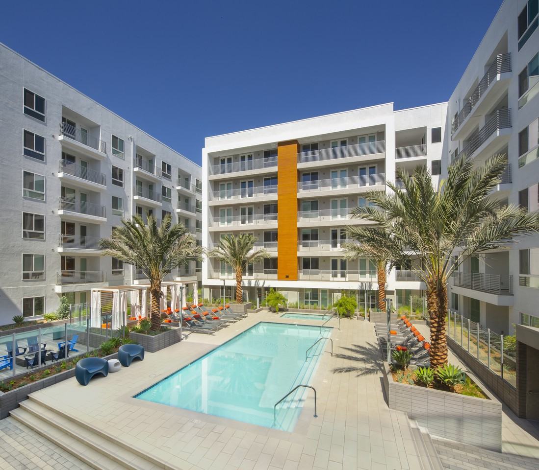 The Q Topanga - Photo 5 of 50