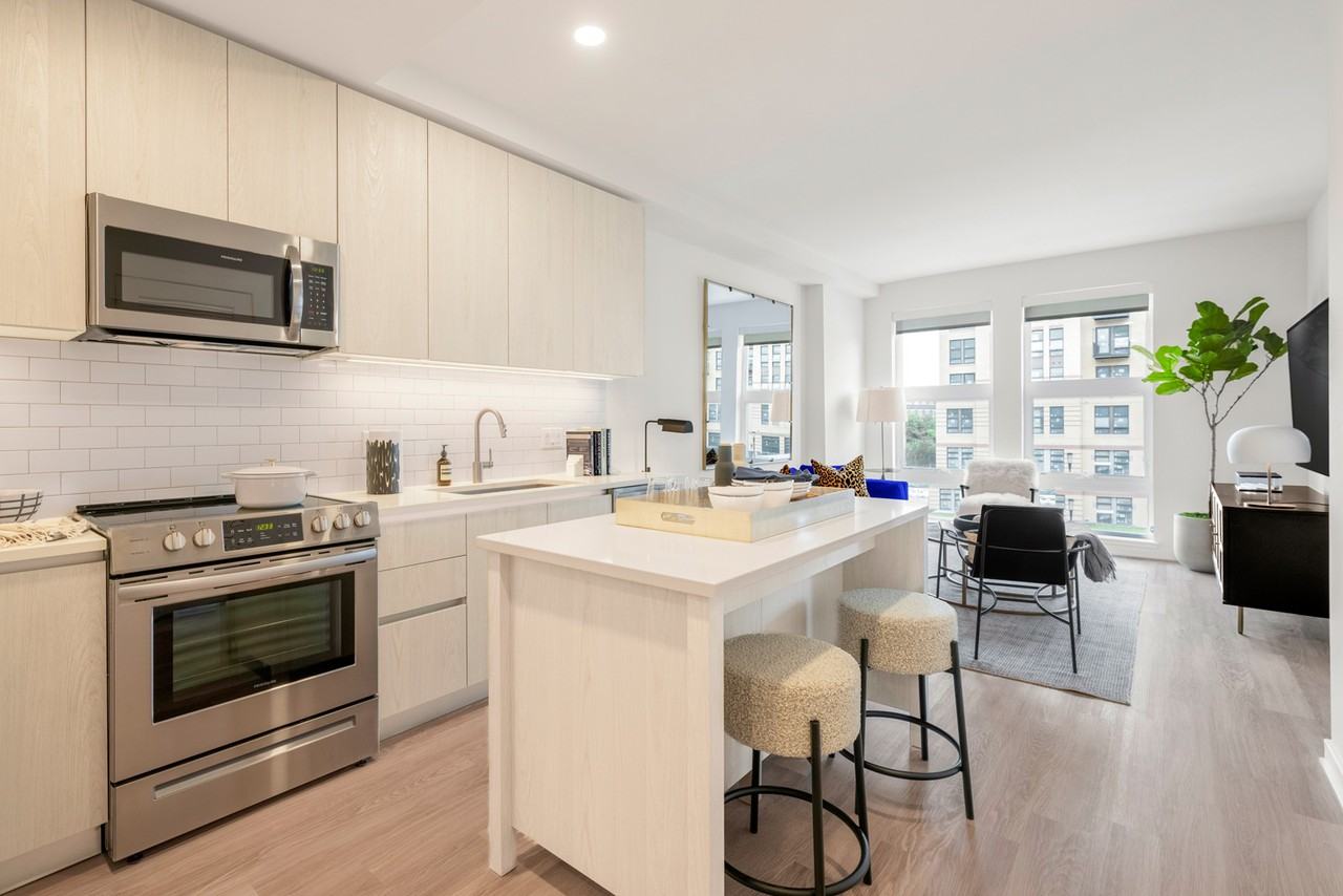 Platform - Photo 6 of 50