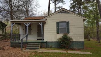 featured image of 370 Lea Cir #1