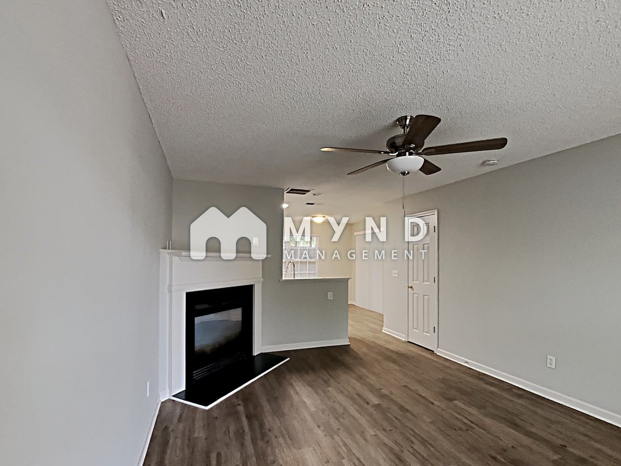271 Coral Cir - Photo 2 of 17