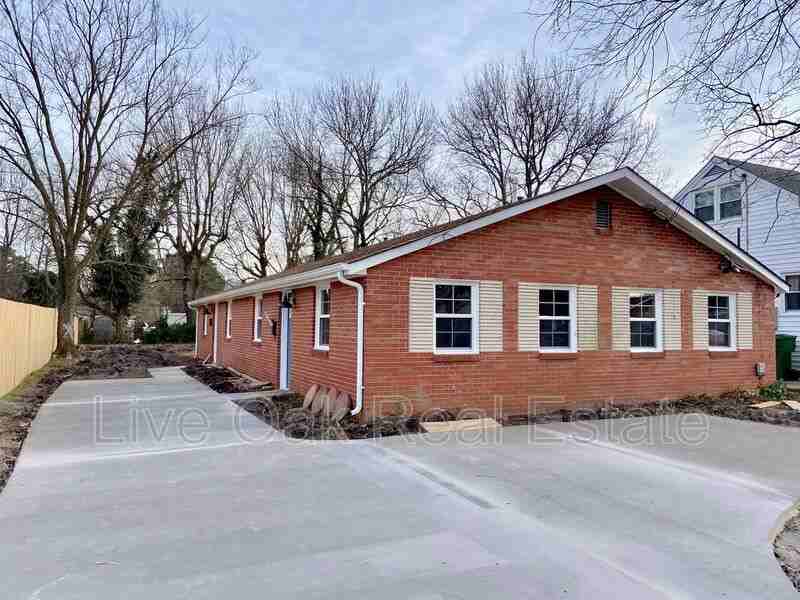 9422 Peachtree St - Photo 2 of 18