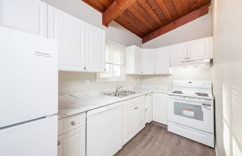 Parkview Town-Homes - Photo 3 of 28
