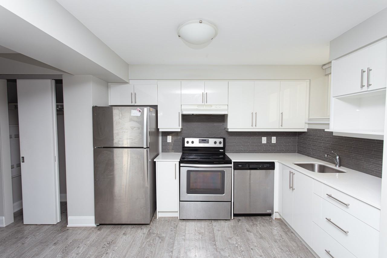 686 Bathurst Street - Photo 12
