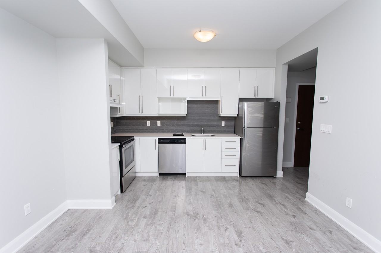 686 Bathurst Street - Photo 2