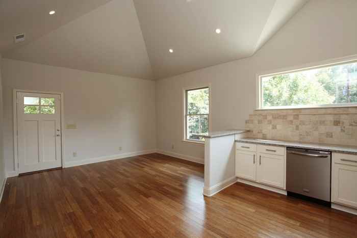 898 N Highland Ave Ne #C - Photo 4 of 7