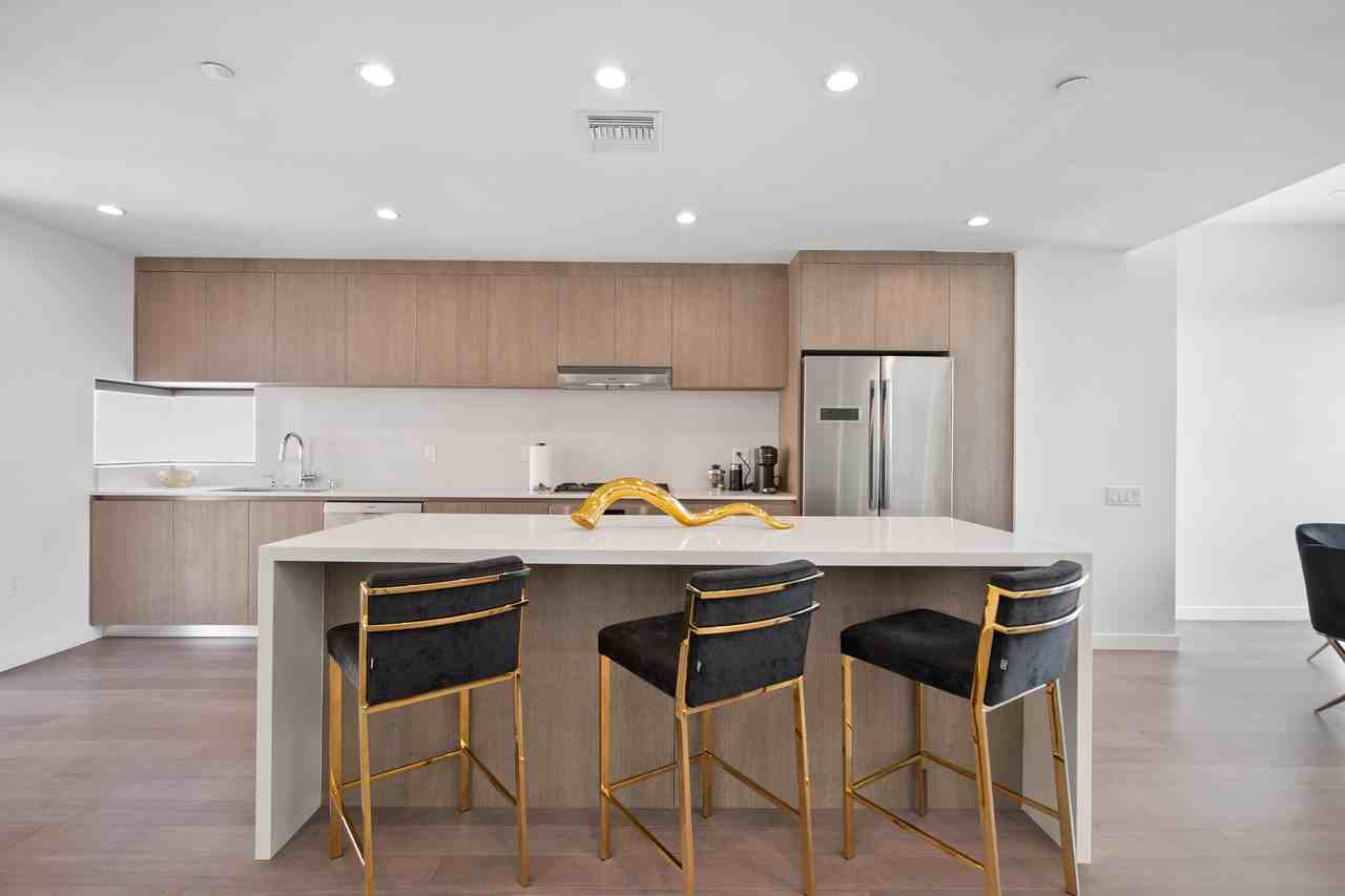 823 North Fuller Avenue #C - Photo 2 of 17