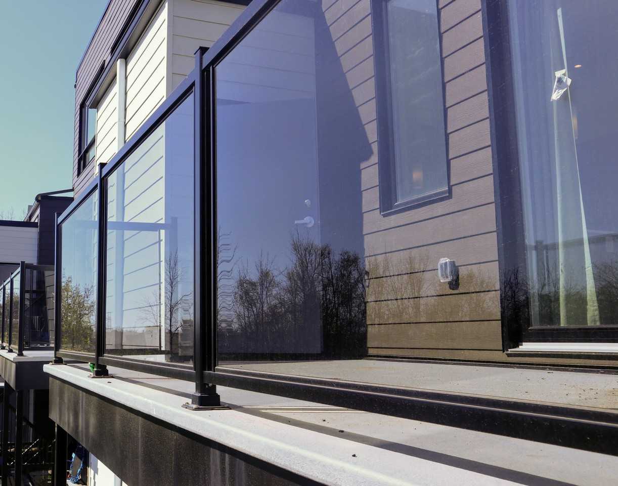 Elite Immobilier presents... Oasis with private rooftop terrace! - Photo 2 of 11