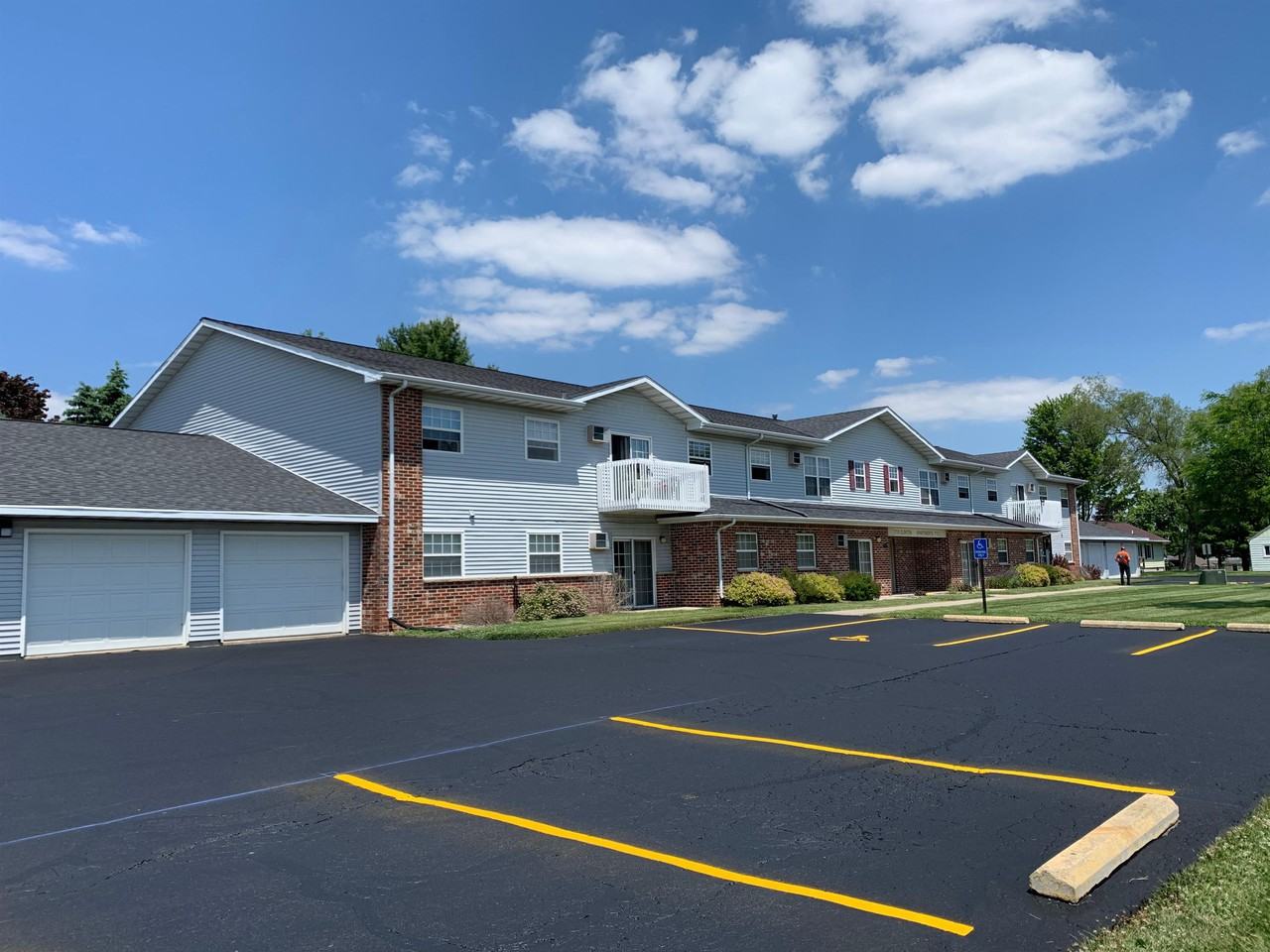 713 Clinton St #105 - Photo 7 of 9