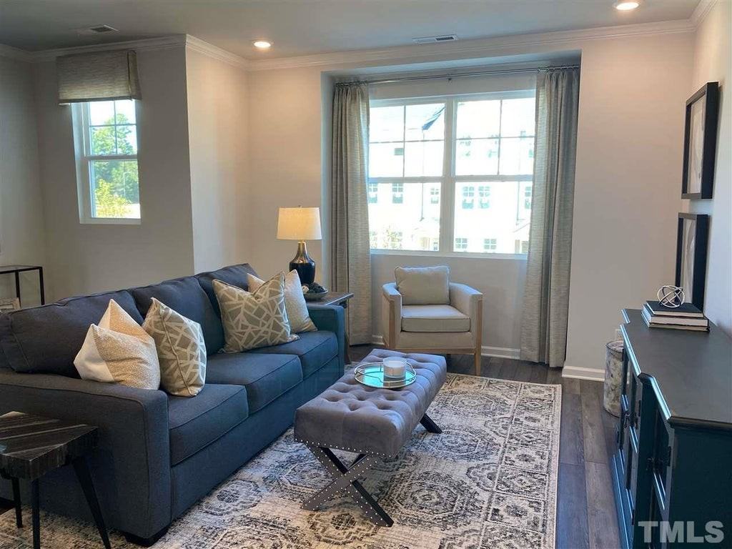 1044 Shoreside Drive - Photo 5 of 20