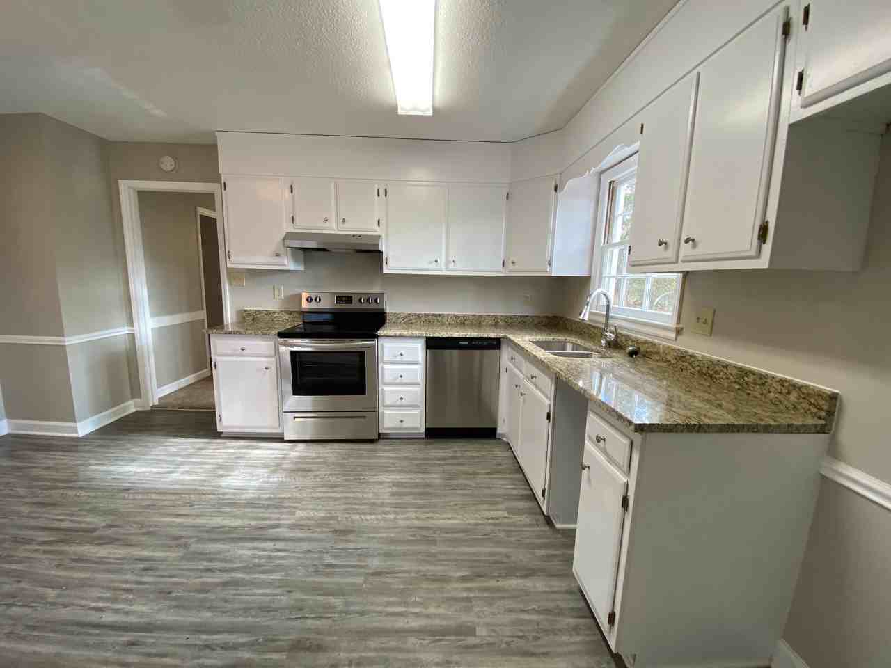 216 Woods Ream Dr - Photo 2 of 20