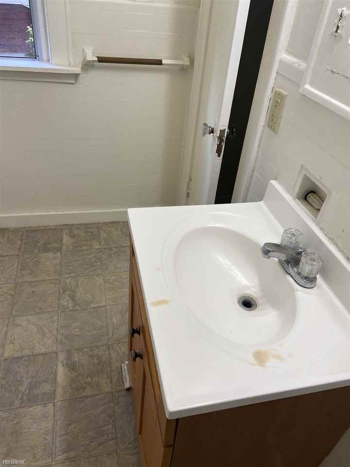 2304 Crown Pl Nw - Photo 3 of 31