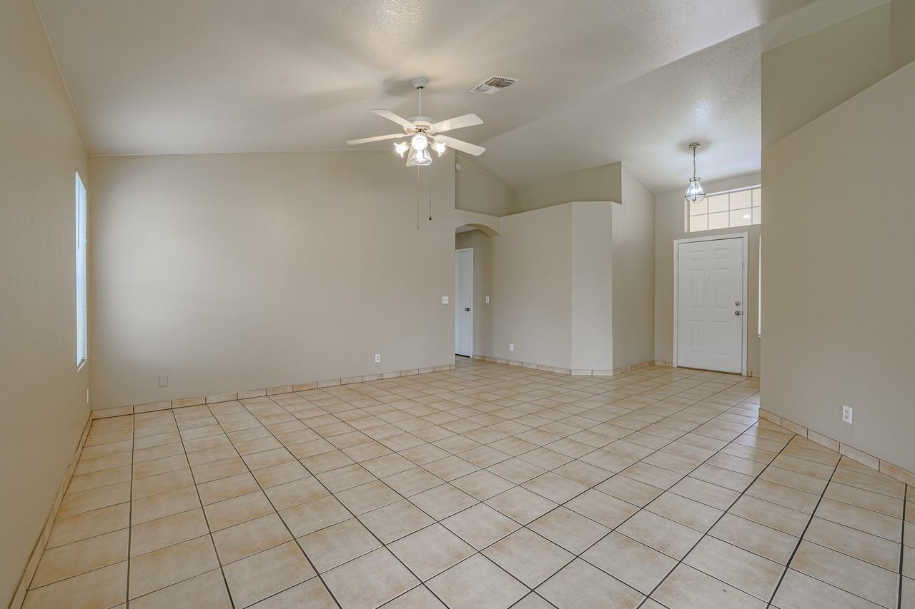 6164 E Grandview St - Photo 6 of 30