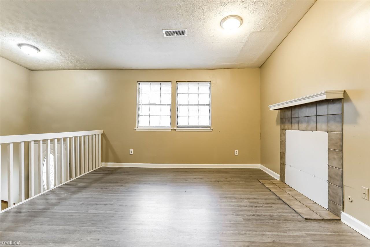 1102 Cherokee Hts - Photo 2 of 12
