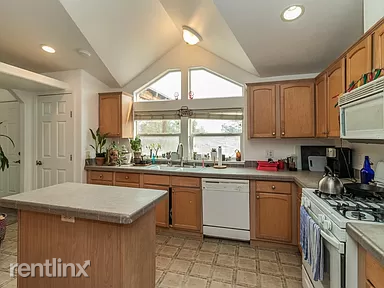 33015 Black Mountain Rd - Photo 2 of 5