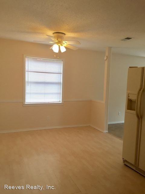 849 Laurie Ct - Photo 2 of 14